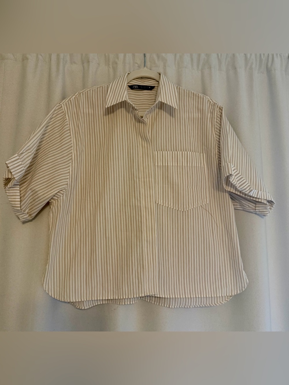 Zara Cream and White Vertical Stripe Short-Sleeve Button Shirt